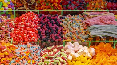 Bir sürü Renkli Jöle Şekerleme Şekerleme Dükkanı