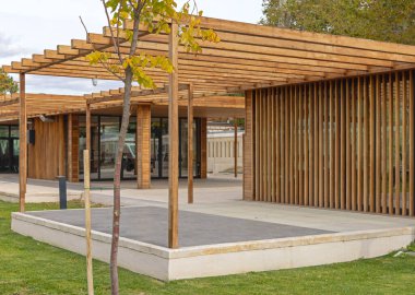 Edirne Türkiye 'de Kesilmiş Ağaç Pergola Açık Teras Alanı