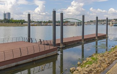 Sava Nehri Rıhtımında Yüzen İskele Sırbistan Yaz Günü Seyahati