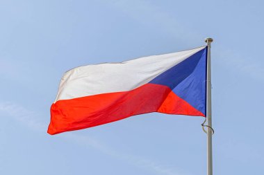 Çek Cumhuriyeti Bayrağı Mavi Gökyüzü Rüzgarı Üzerine Güneşli Gün