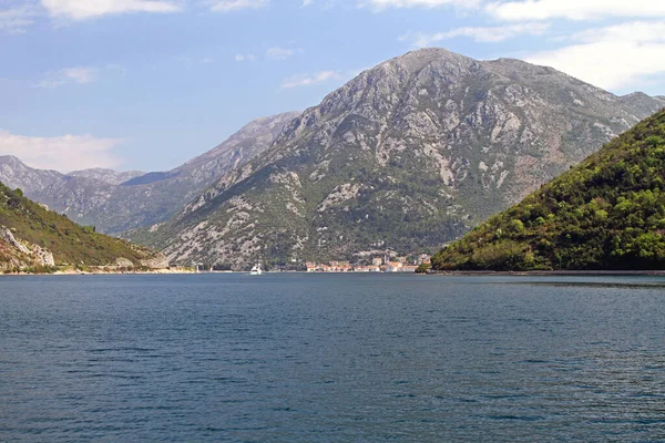 Kotor Koyu 'na Dar Giriş Boğazı Adriyatik Denizi Doğa Deniz Burnu