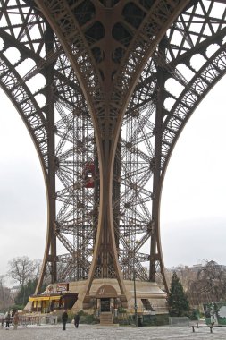 Restoran Le Jules Verne