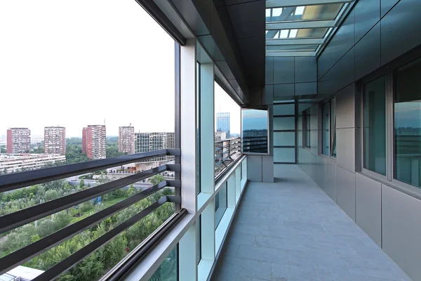 Lange balkon terras — Stockfoto