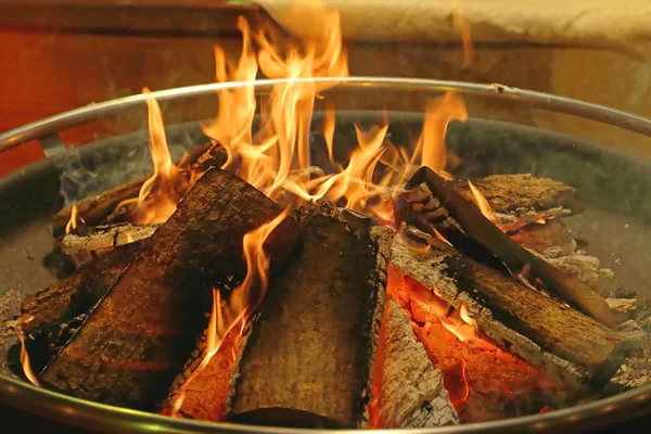 Log Fire in Tray — Stock Photo, Image
