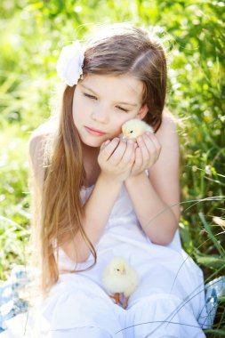 tavuk ile şirin kız