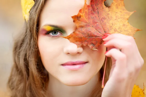 Chica de otoño — Foto de Stock