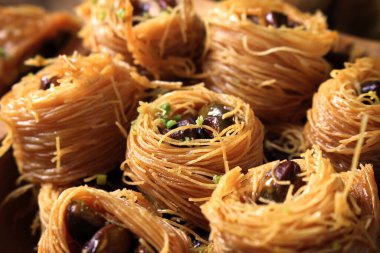 Taj el Malek ya da kralın tacı olarak adlandırılan Arap pastası..