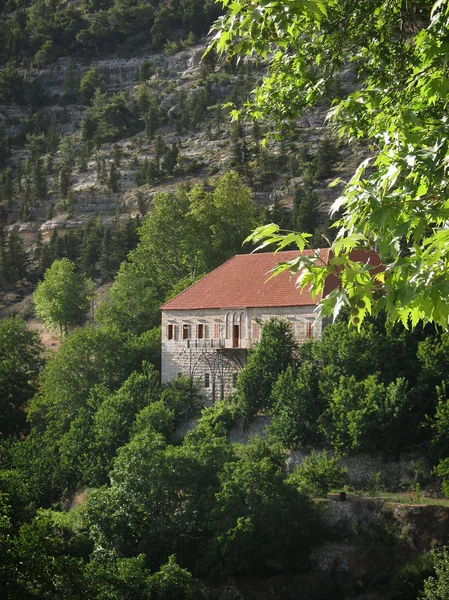 Casa di montagna libanese — Foto Stock