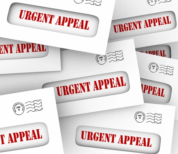 Apelação urgente palavras em letras ou envelopes — Fotografia de Stock