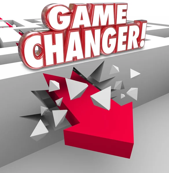 Parole di Game Changer in lettere rosse 3d su un muro labirinto — Foto Stock