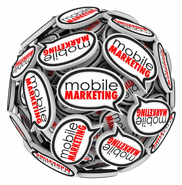 Mots de marketing mobile dans les bulles de parole dans une boule — Photo