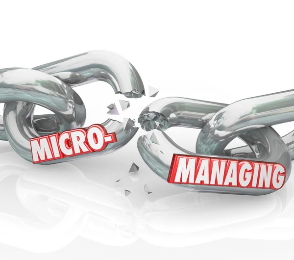 Mikromanagement-Wort zerbricht an Kettengliedern — Stockfoto