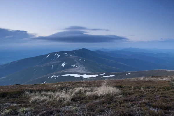 Cold morning in Carpathian mountains — Stock Photo, Image