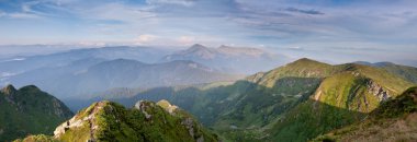 Karpatya dağlarında gün batımı manzarası