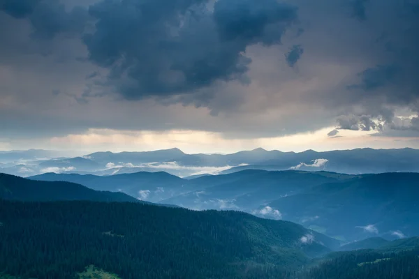 Carpathian mountain landscape after rain — Stock Photo, Image