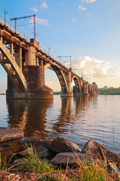 Gammal järnvägsbro — Stockfoto