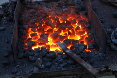 Forge, ateşli kömürleri