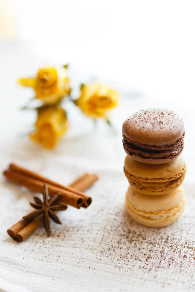 Macarons with gingerbread spices — Stock Photo, Image