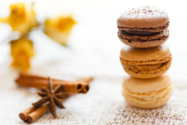 Macarons with gingerbread spices — Stock Photo, Image