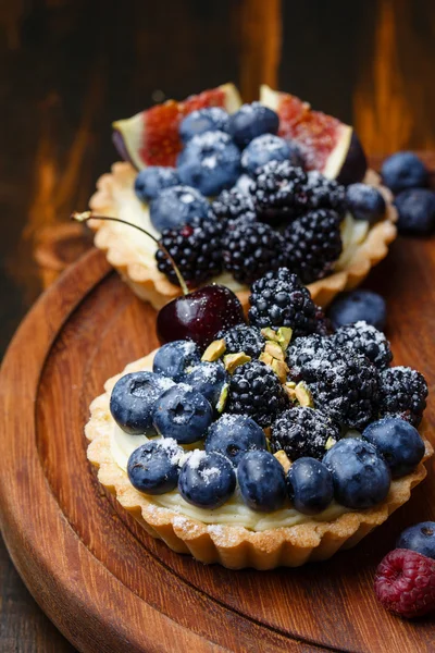 Tartlets com bagas frescas — Fotografia de Stock