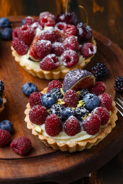 Tartlets taze çilek ile — Stok fotoğraf