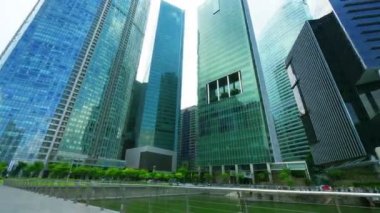 Şehir içinde modern gökdelenler