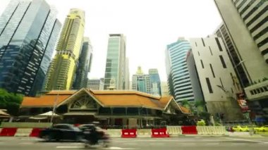 trafik ve işlek yolda yayalar