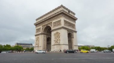 Arc de Triomphe yakınındaki Rating