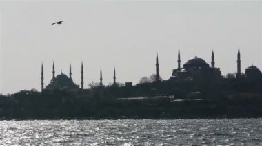 Istanbul'da iki cami