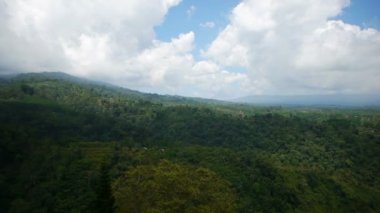 Dağ Manzaralı Bali