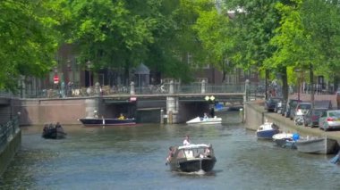 Kanalda Amsterdam, Hollanda