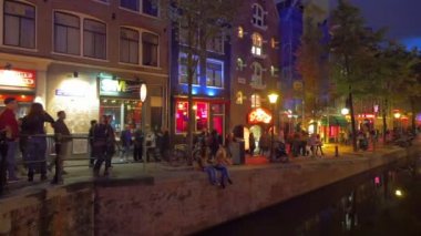 Amsterdam'da Kırmızı Fener Sokağı
