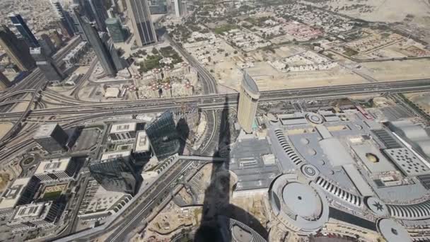 Dubai desde la torre Burj Khalifa — Vídeo de stock