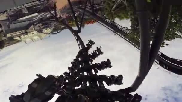 Extrémní kolotoč do zábavního parku Gardaland — Stock video