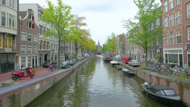 Canal in Amsterdam, Nederland — Stockvideo