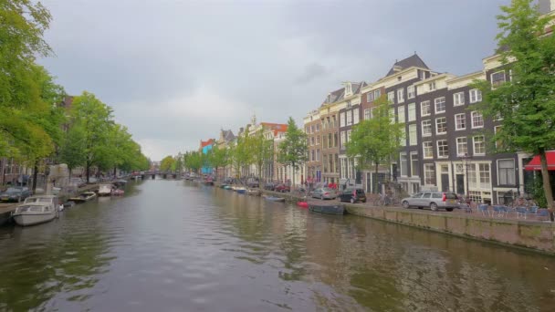 Canal in Amsterdam, Nederland — Stockvideo