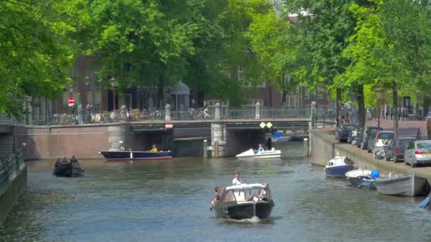 Kanalen i Amsterdam, Holland — Stockvideo