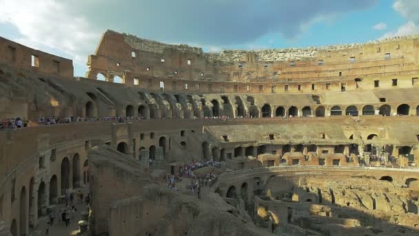 Toeristen at Colosseum arena, Rome, Italië, 4 k, Uhd — Stockvideo