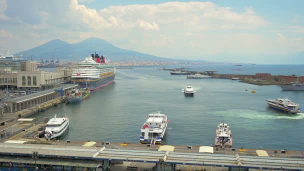 Blick auf den Hafen von Neapel — Stockvideo