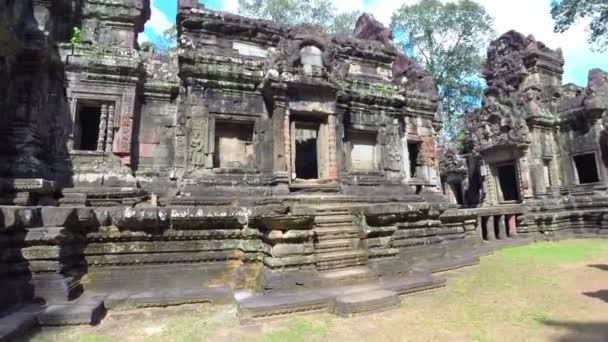 Antiguas ruinas cerca de Angkor Wat — Vídeos de Stock