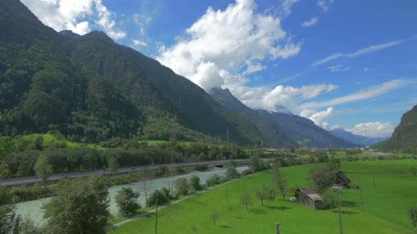 Vallée alpine en Suisse — Video