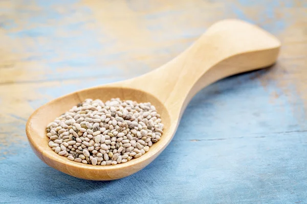 Chia zaden op houten lepel — Stockfoto