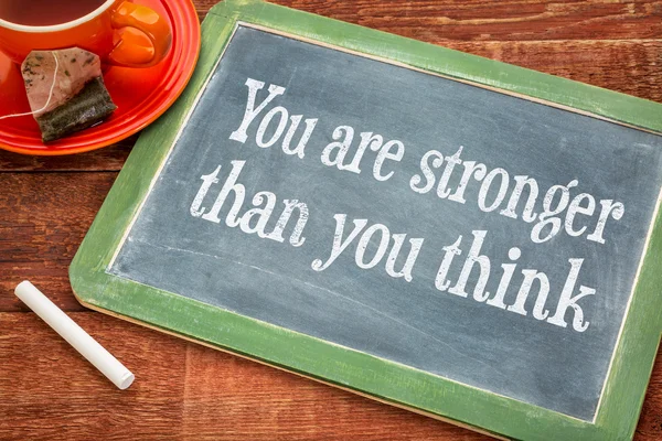 Você é mais forte - mensagem motivaitonal — Fotografia de Stock