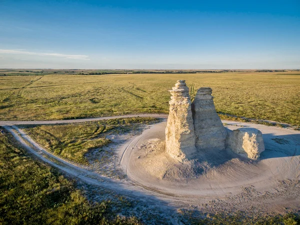 Kasteelrots in Kansas prairie — Stockfoto