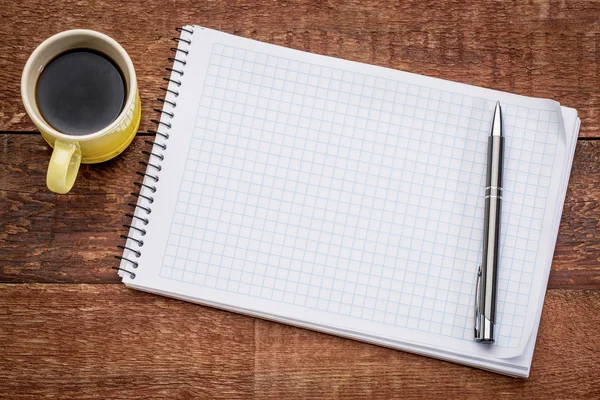 Cuaderno en espiral en blanco y café — Foto de Stock