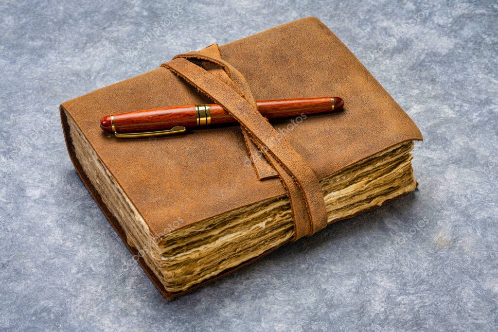 Quaderno Antico Fatto A Mano In Carta Vintage, In Pelle, Con Sole E