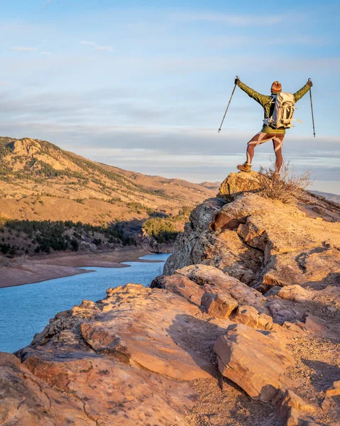 Happy Male Hiker Backpack Trekking Poles Cliff Overlooking Horsetooth Reservoir — Stock Photo, Image