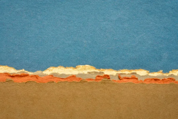 青と茶色のパステルトーンの抽象的な風景 リサイクルされた綿の生地から生産カラフルな手作りのインドの紙のコレクション — ストック写真