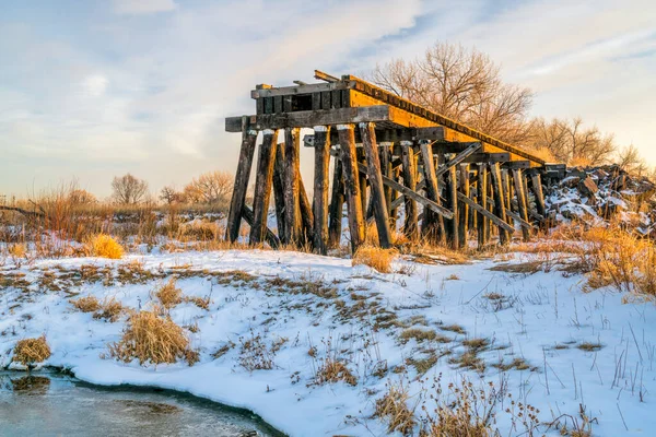 Ξύλο Σιδηροδρόμου Trestle Καταστραφεί Από Πλημμύρες Του Ποταμού Vrain Creek — Φωτογραφία Αρχείου