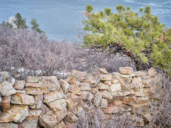 Stary Kamienny Płot Podnóża Gór Skalistych Nad Zbiornikiem Horsetooth Popularny — Zdjęcie stockowe